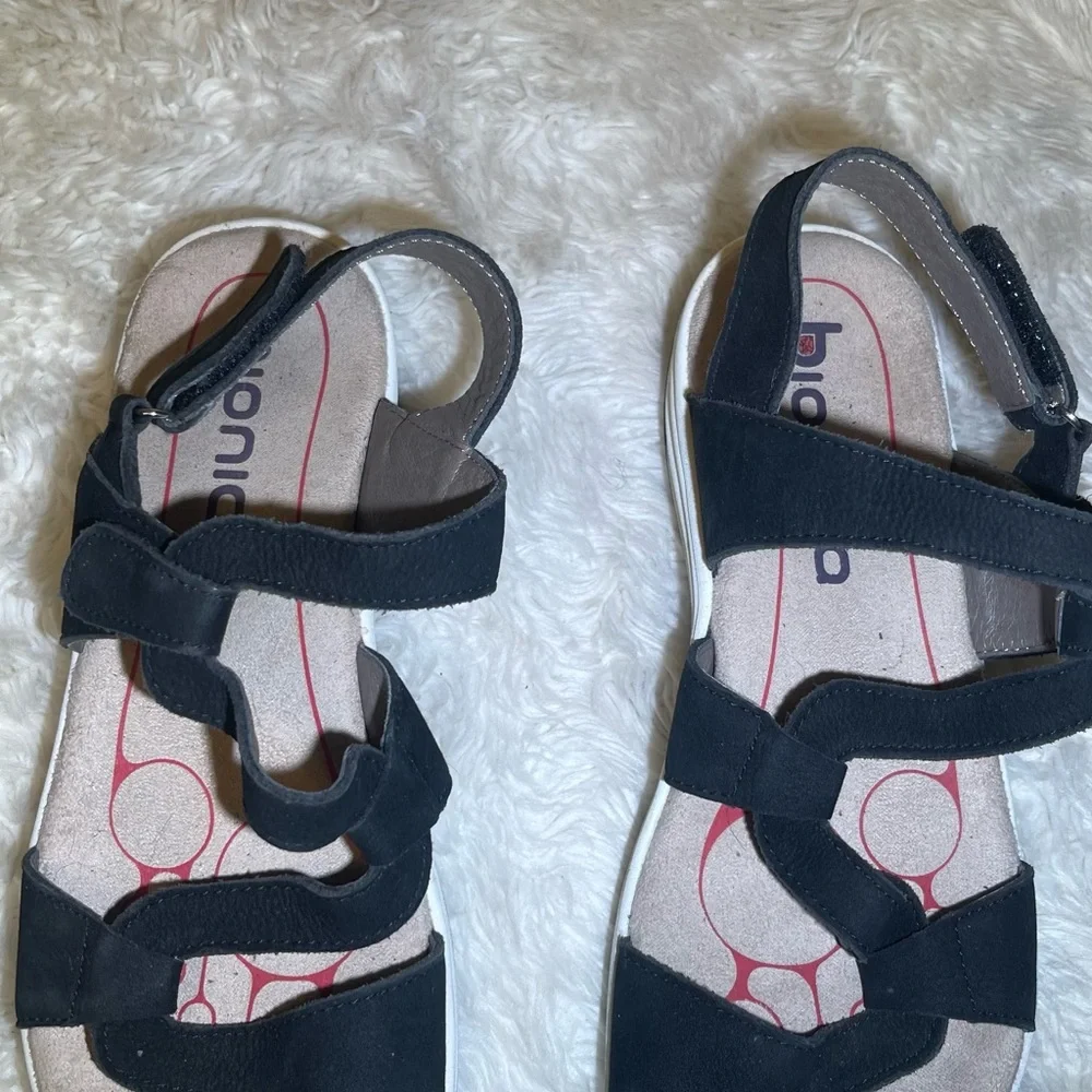 Bionica Black womens  Strappy Sandals size 7.5